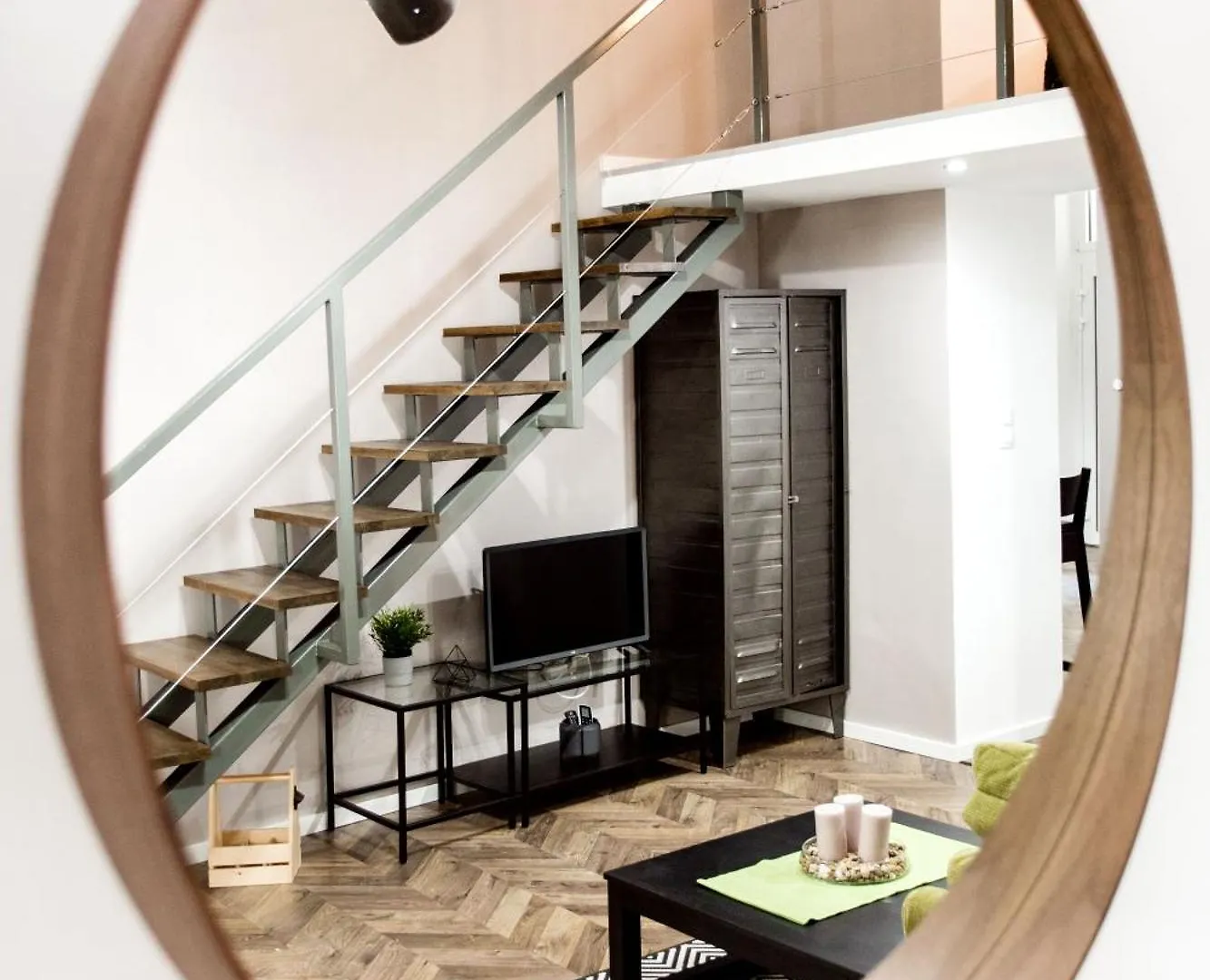 Walk To Nightlife From Elegant And Quiet Apartment Budapest