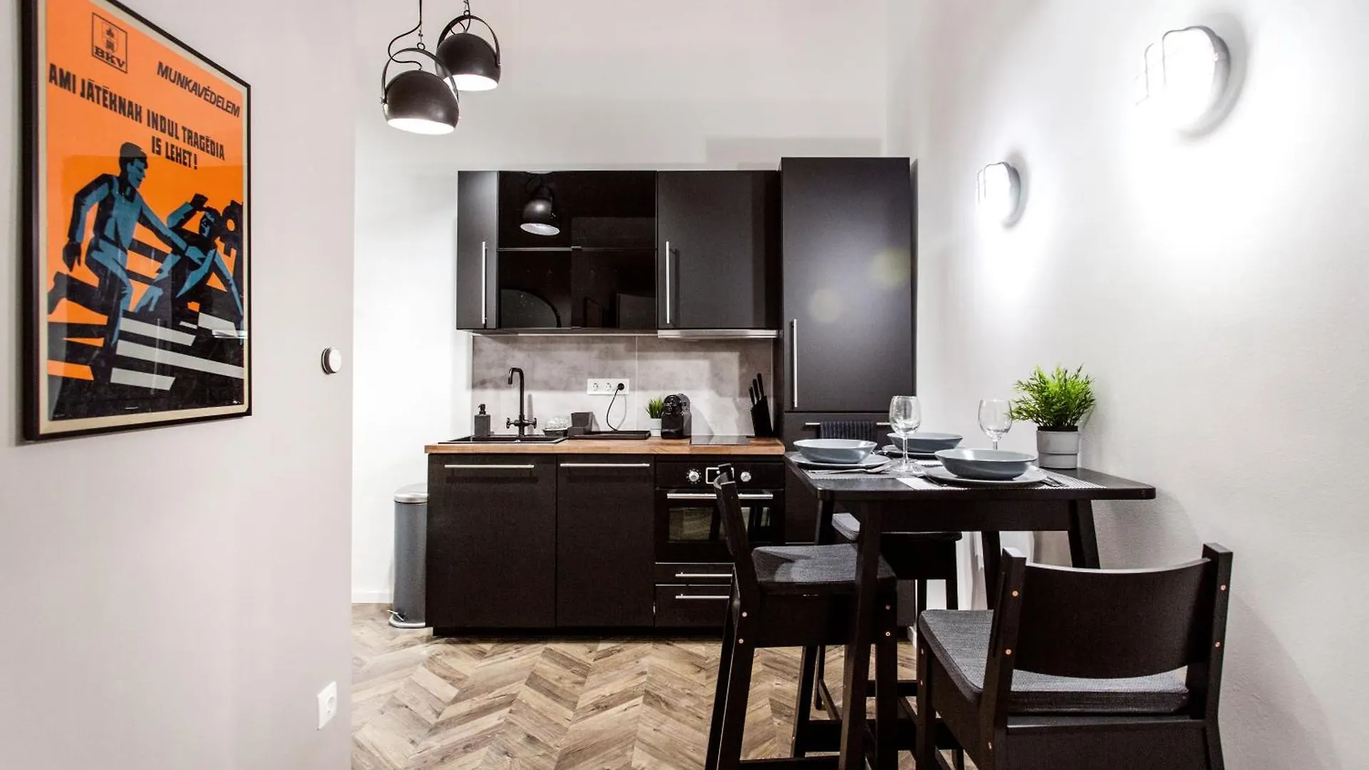 Walk To Nightlife From Elegant And Quiet Apartment Budapest 0*,  Hungary