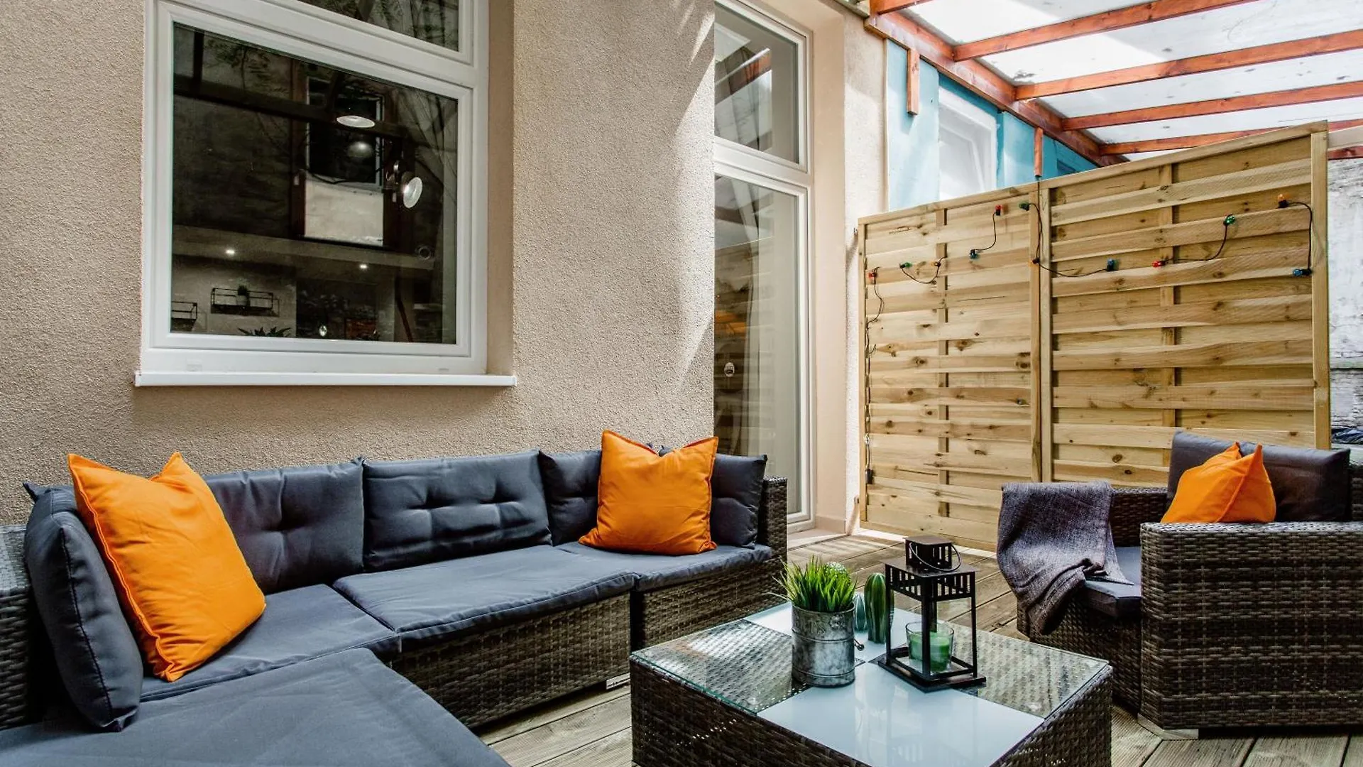 Walk To Nightlife From Elegant And Quiet Apartment Budapest